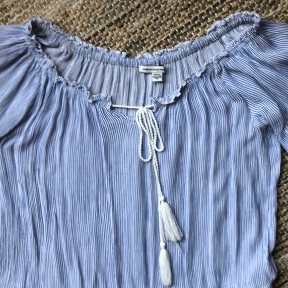 American Eagle blue/white stripe top off shoulder - Picture 3 of 3